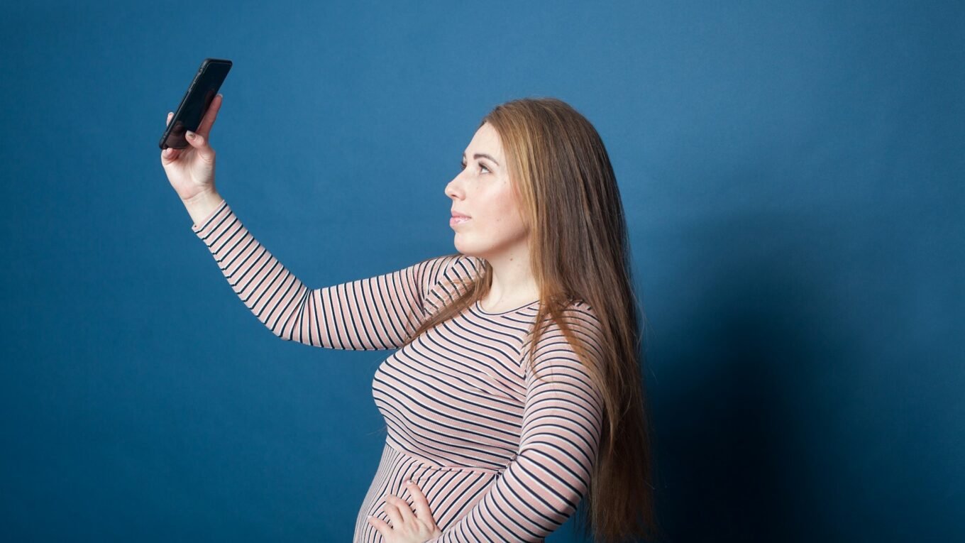 Dicas para proteger a privacidade nas redes sociais para mulheres que trabalham com o corpo